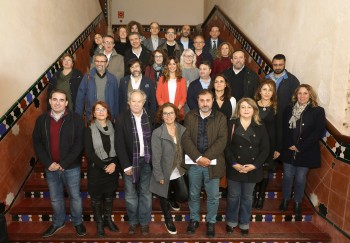 Foto de grupo con sindicatos, organizaciones y colegios que apoyan el acuerdo