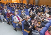 Asistentes al acto en el centro cívico de Meruelo. Foto: Roberto Ruiz