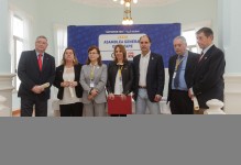 Juan Antonio Prieto, Mª Ángeles Samperio, Elsa González, Dolores Gallardo, Ignacio Diego, Leandro Mateo y Francisco Rado, de izquierda a derecha (Foto: Raúl Lucio).